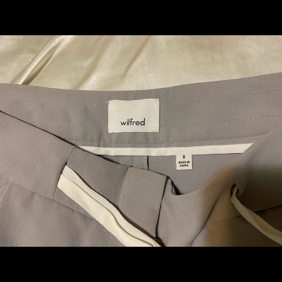 grey aritzia wilfred shorts - Picture 2 of 3